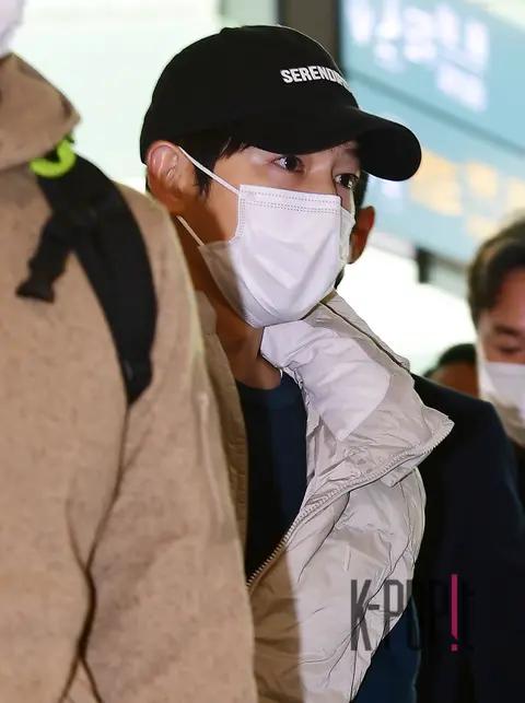 Song Joong-ki — Airport
