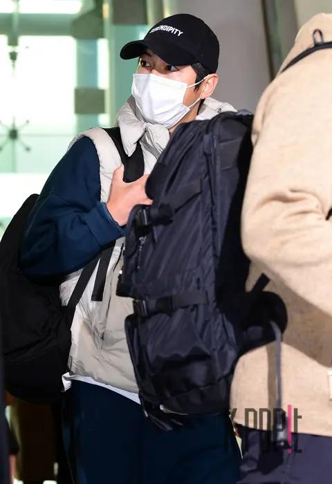Song Joong-ki — Airport