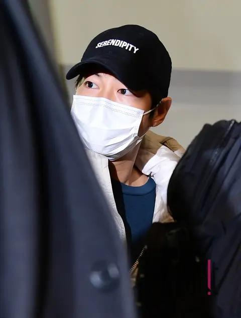 Song Joong-ki — Airport
