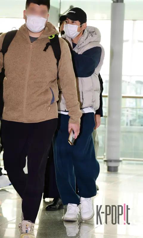 Song Joong-ki — Airport