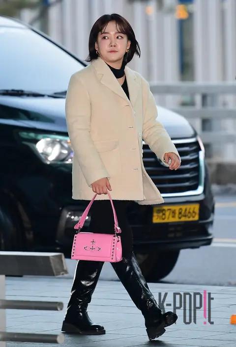 Yoon-ha — Airport