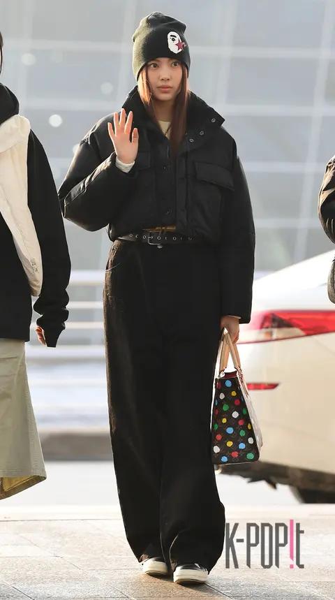Hyein (NewJeans) — Airport