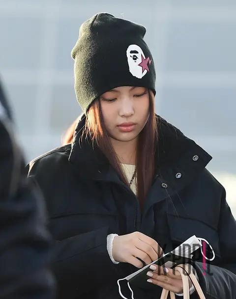 Hyein (NewJeans) — Airport