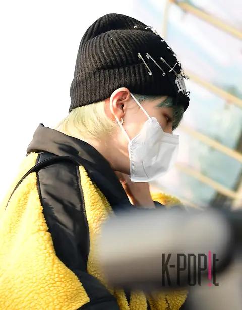 Hyunjin (Stray Kids) — Airport