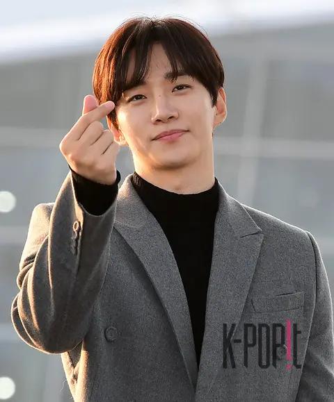 Lee Junho — Airport