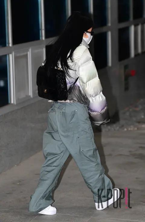 JENNIE (BLACKPINK) — Airport