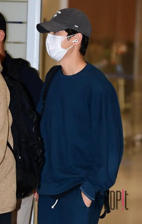 Song Joong-ki — Airport