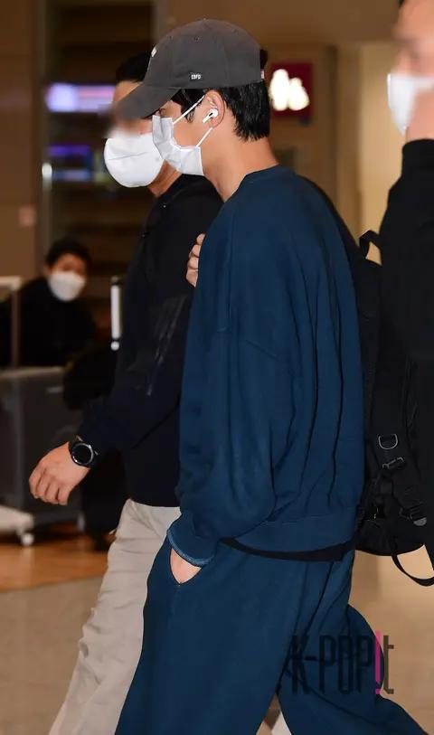 Song Joong-ki — Airport