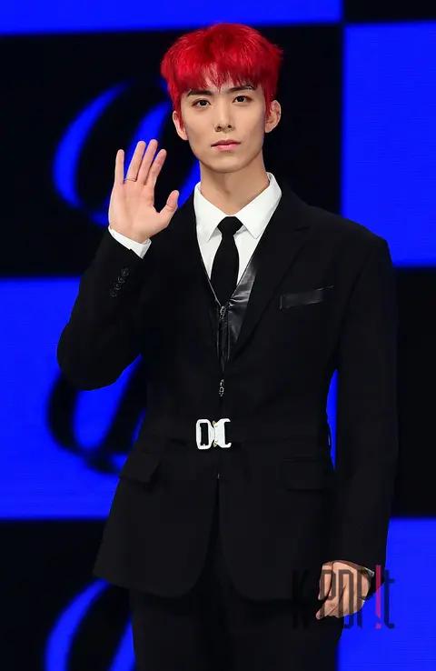 Hwiyoung (SF9) — Showcase