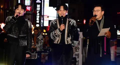 Ji Ha-yong, Kim Tae-hyung, Ding Dong — Cruffin Busking