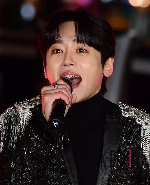Ji Ha-yong — Cruffin Busking