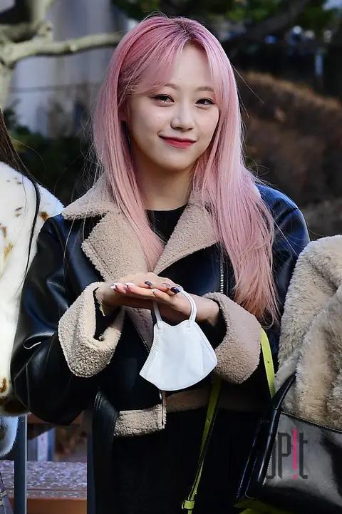 Jiwon (cignature) — Music Bank Arrival