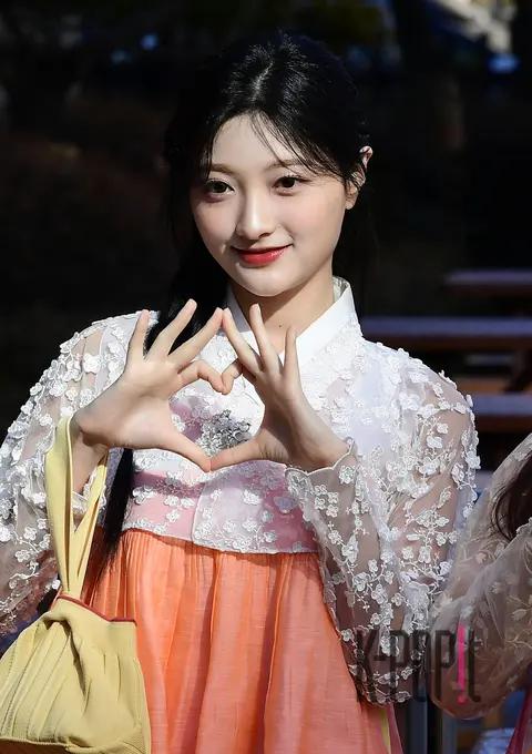 Rona (ILEYWON) — Music Bank Arrival