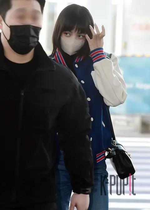 LISA (BLACKPINK) — Airport