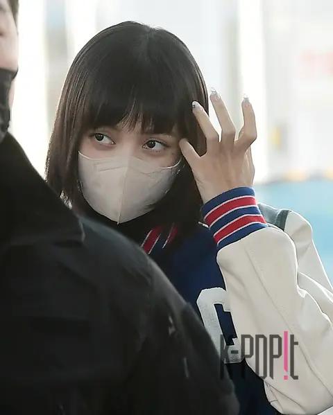 LISA (BLACKPINK) — Airport