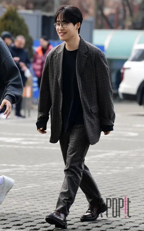 Hong Dae-kwang — Arrival