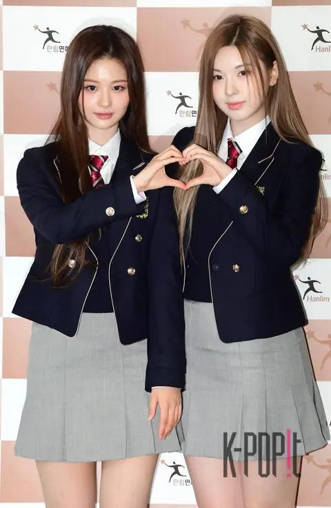 Seol-yun (NMIXX), Bae Yi — Hanlim Arts High School Graduation