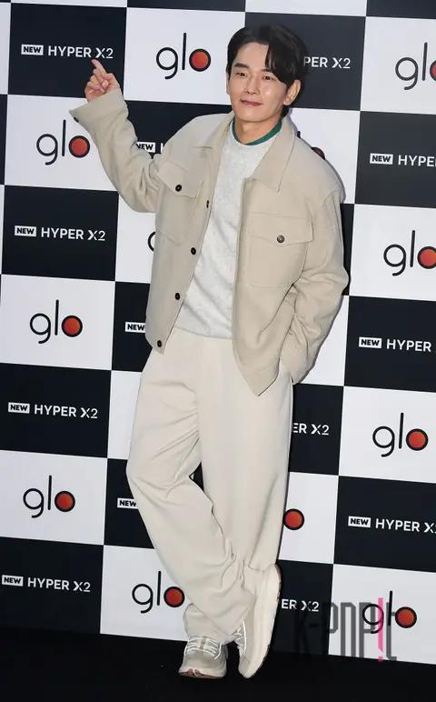 On Joo-wan — Launch