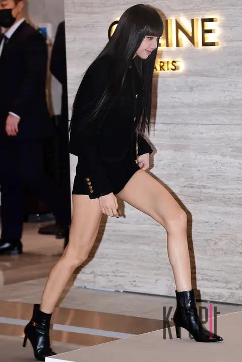 LISA (BLACKPINK) — Launch