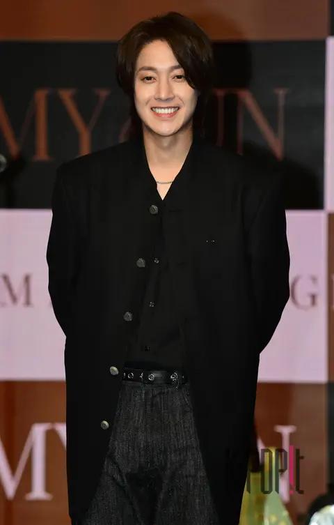 Kim Hyun-joong — Showcase