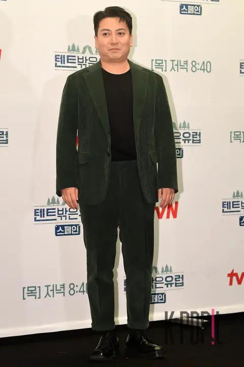 Park Myung-hoon — Outside the Tent is Europe Production Briefing