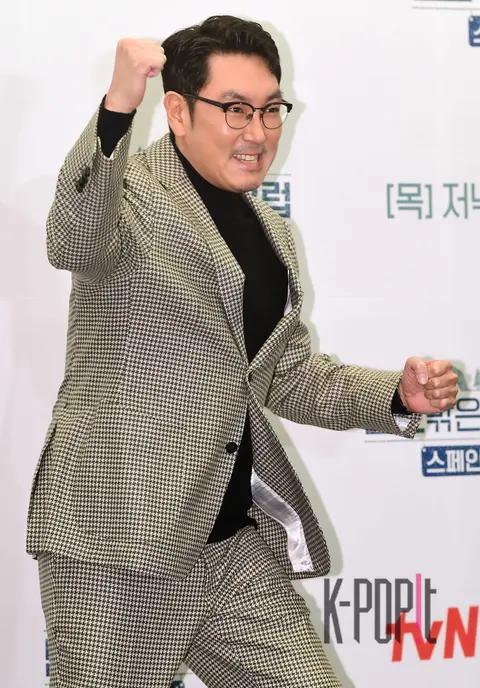 Cho Jin-woong — Outside the Tent is Europe Production Briefing
