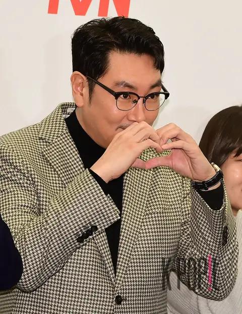 Cho Jin-woong — Outside the Tent is Europe Production Briefing