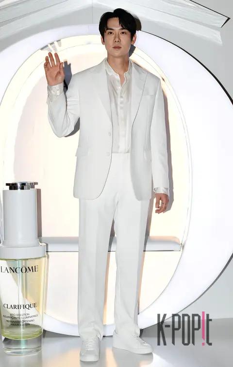 Yoo Yeon-seok — Launch