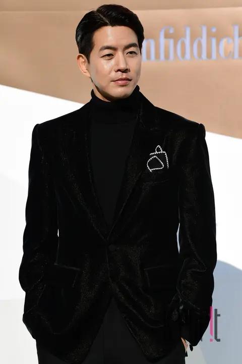 Lee Sang-yoon — Launch