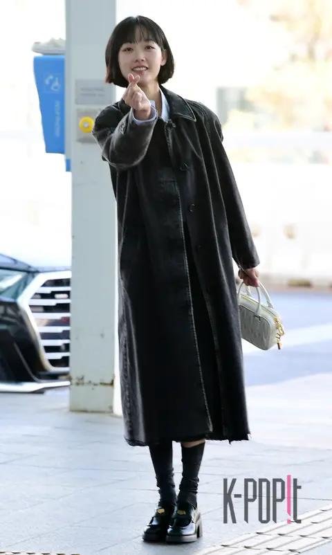 Lee Yu-mi — Airport