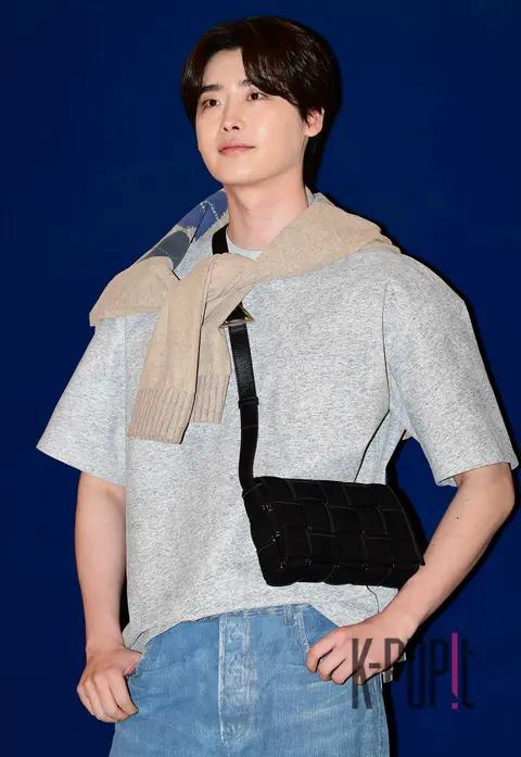 Lee Jong-suk — Launch