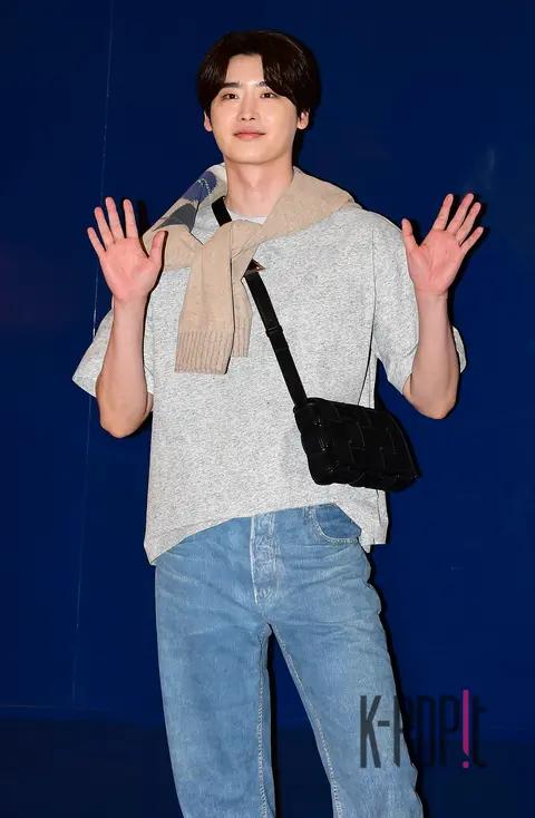 Lee Jong-suk — Launch