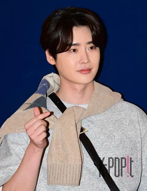 Lee Jong-suk — Launch