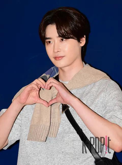 Lee Jong-suk — Launch