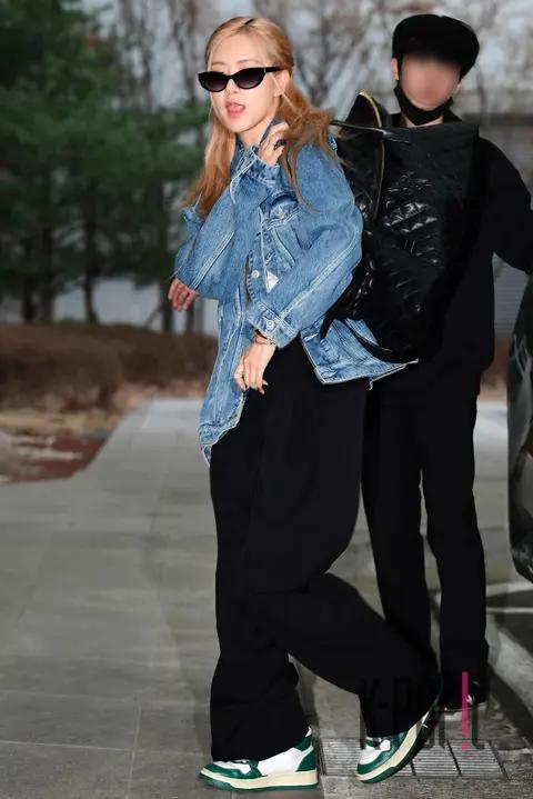 ROSÉ (BLACKPINK) — Airport