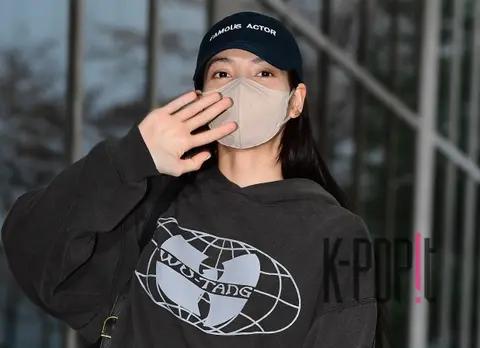 LISA (BLACKPINK) — Airport