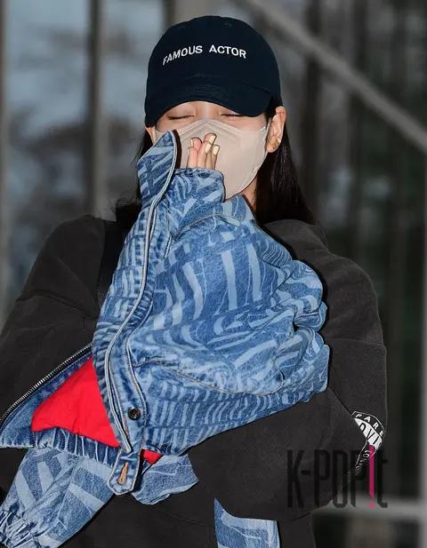 LISA (BLACKPINK) — Airport