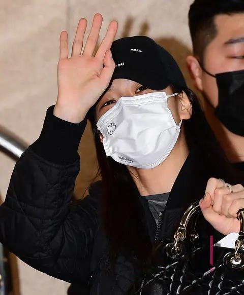 Jisoo (BLACKPINK) — Airport
