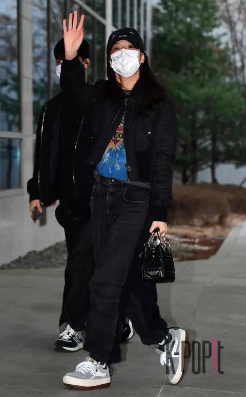 Jisoo (BLACKPINK) — Airport