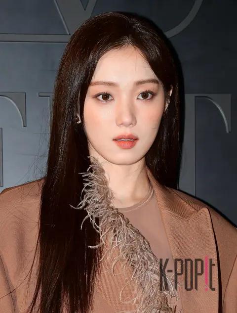 Lee Sung-kyung — Launch
