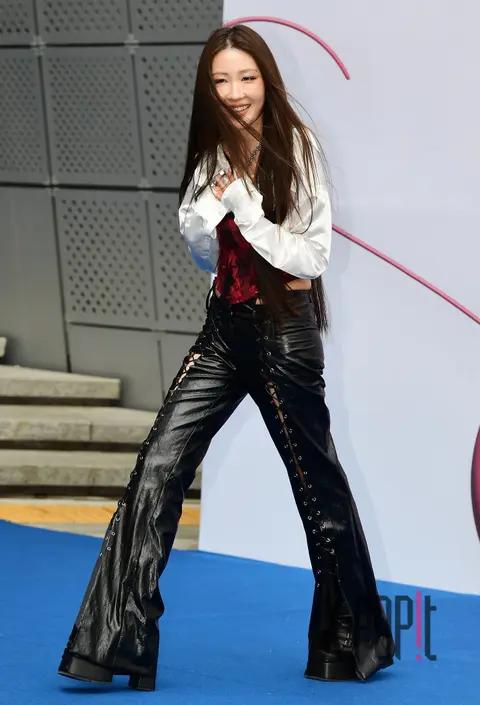 Lee Sa-bae — Fashion Week