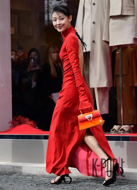 Jeon So-ni — Launch