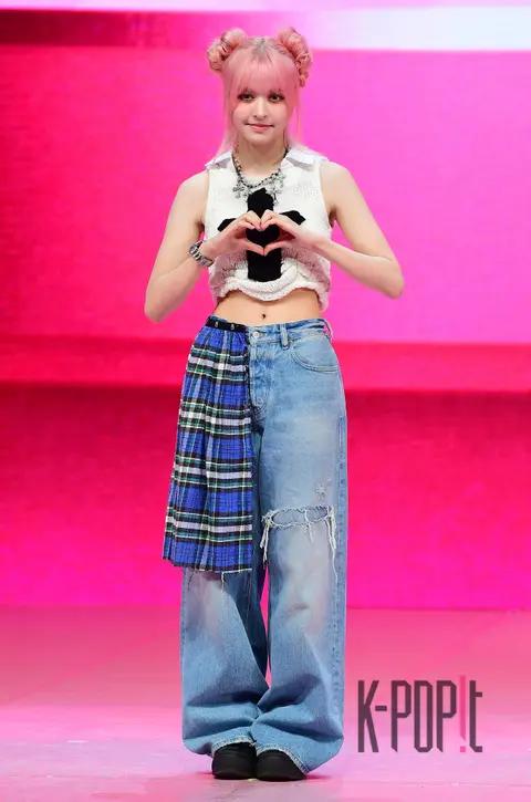 Lily (NMIXX) — NMIXX Showcase