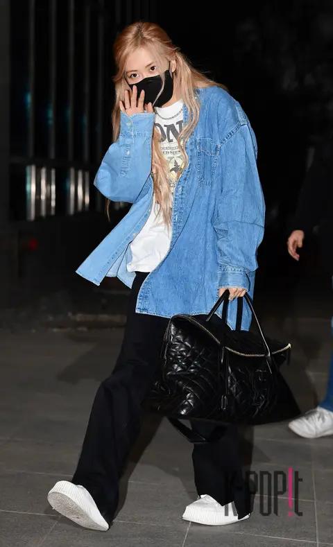 ROSÉ (BLACKPINK) — Airport