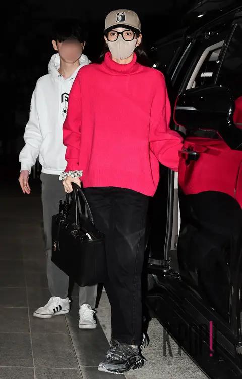 LISA (BLACKPINK) — Airport