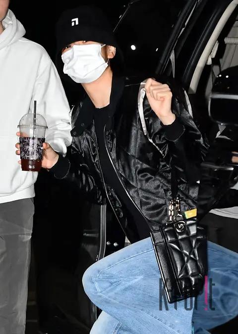 Jisoo (BLACKPINK) — Airport