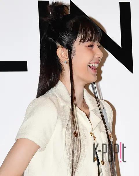 LISA (BLACKPINK) — Launch