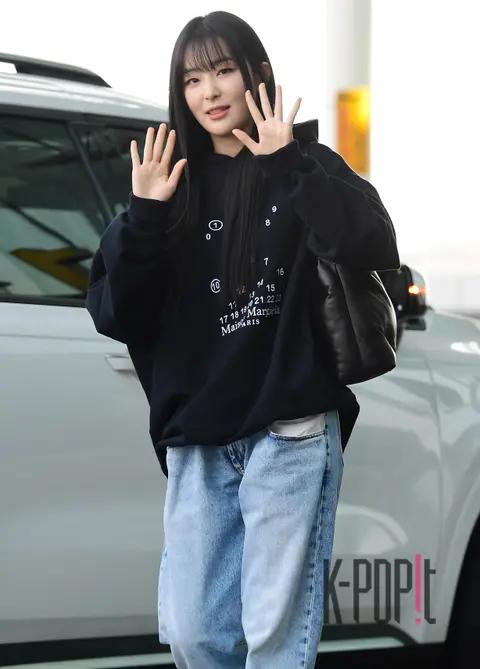 Seulgi (Red Velvet) — Airport