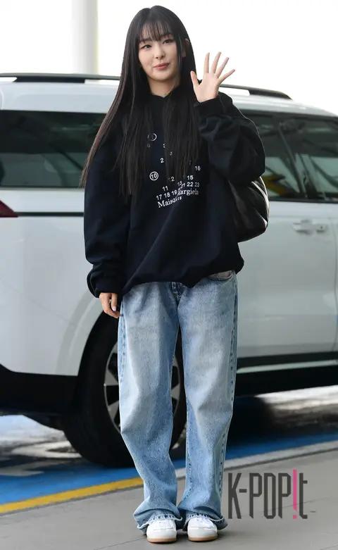 Seulgi (Red Velvet) — Airport