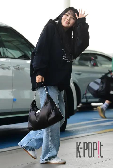 Seulgi (Red Velvet) — Airport